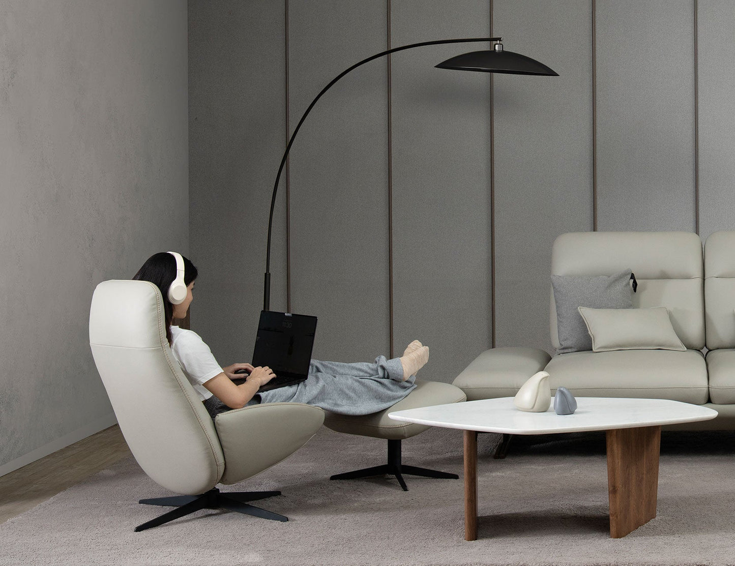 Canapé simple pivotant en cuir OSLO avec appui-tête réglable