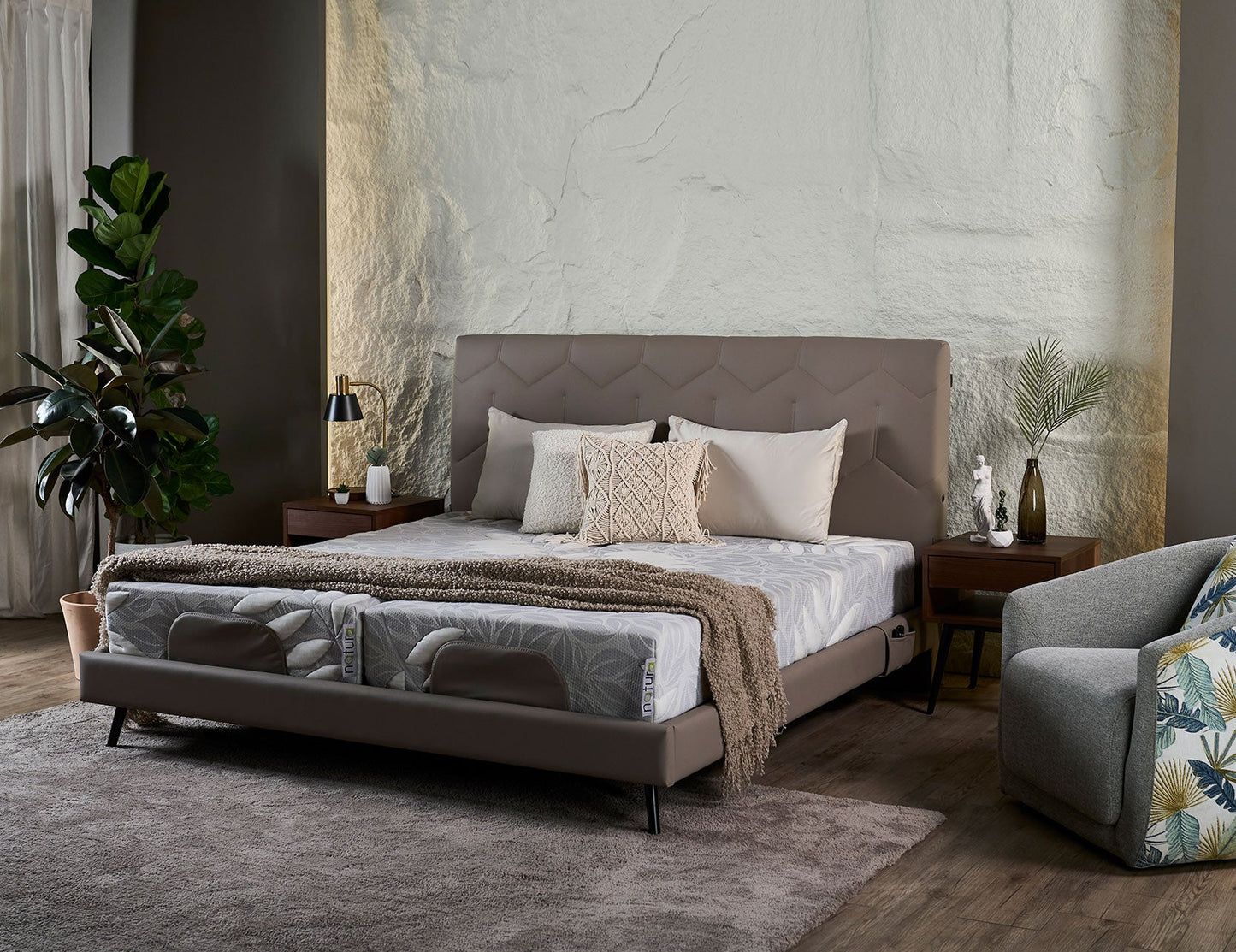 Lit réglable DRIFT + matelas Natura et ports USB