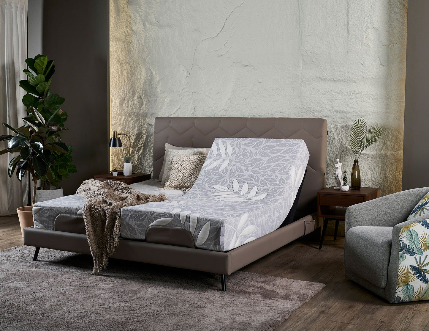 Lit réglable DRIFT + matelas Natura et ports USB