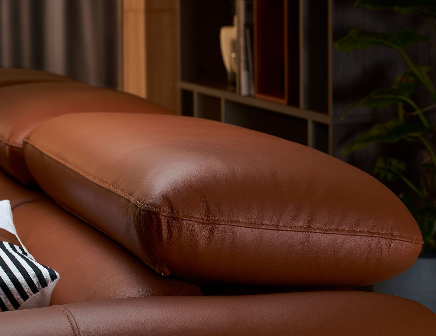 Canapé modulaire en cuir avec appui-tête réglable KORUS