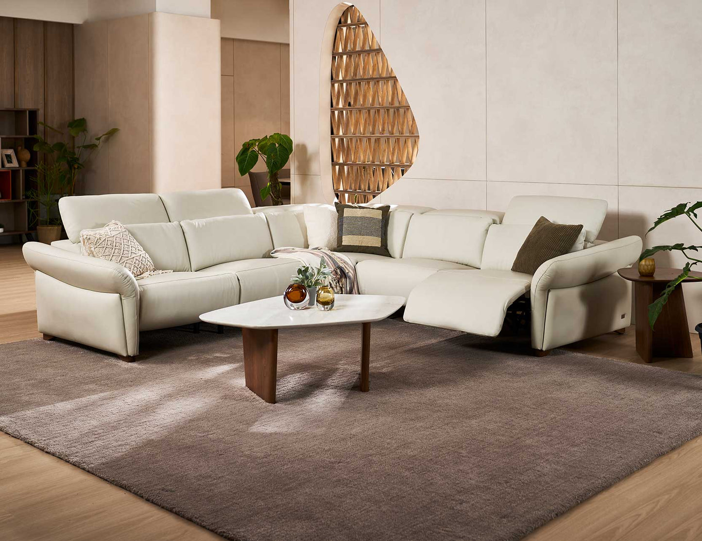 Canapé inclinable modulaire motorisé en cuir PHIL avec dossier et appui-tête en mousse souple