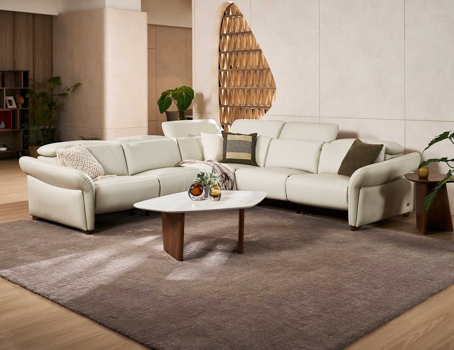 Canapé inclinable modulaire motorisé en cuir PHIL avec dossier et appui-tête en mousse souple